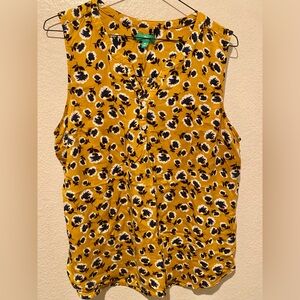 dip Mustard Yellow Floral Sleeveless Button-Front Blouse